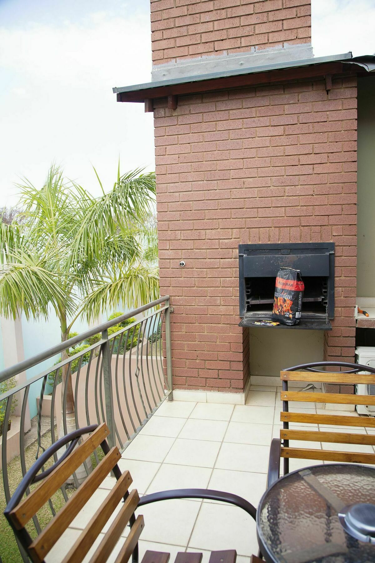 Palm Valley Inn And Day Spa Hartbeespoort Exterior foto